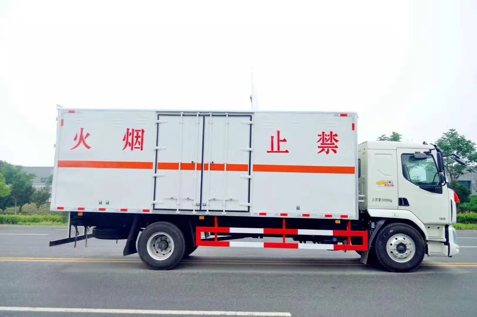 柳汽乘龍腐蝕品廂式車(chē)